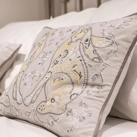 The Old Sweet Shop * Γουίτμπι